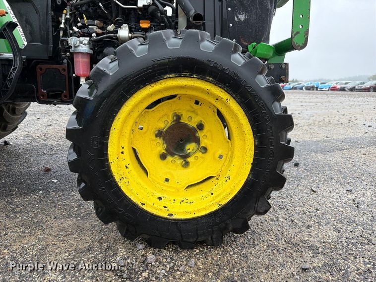 image for item YA5399 2018 John Deere 3032E MFWD tractor