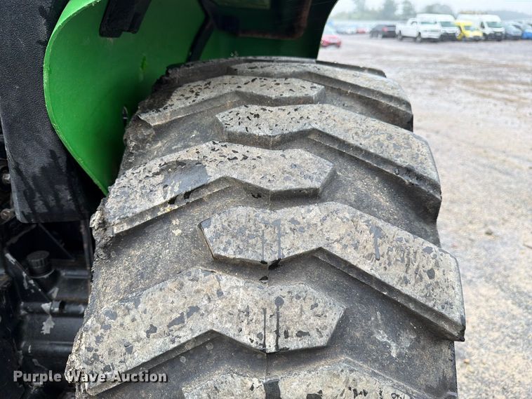 image for item YA5399 2018 John Deere 3032E MFWD tractor