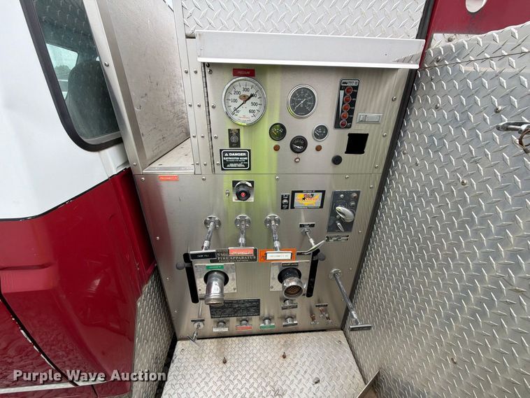 image for item YA5485 1997 Ford F-Super Duty pumper fire truck