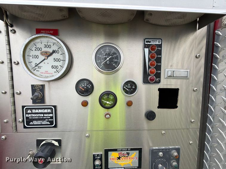 image for item YA5485 1997 Ford F-Super Duty pumper fire truck