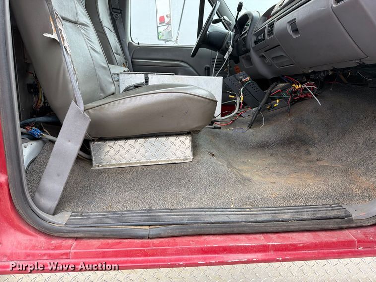 image for item YA5485 1997 Ford F-Super Duty pumper fire truck