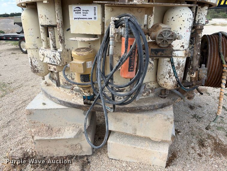 image for item DU1554 Cedarapids MVP 380 cone crusher