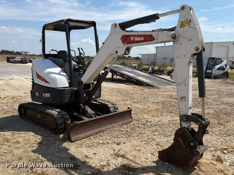 image for item DU3132 2022 Bobcat E35i mini excavator