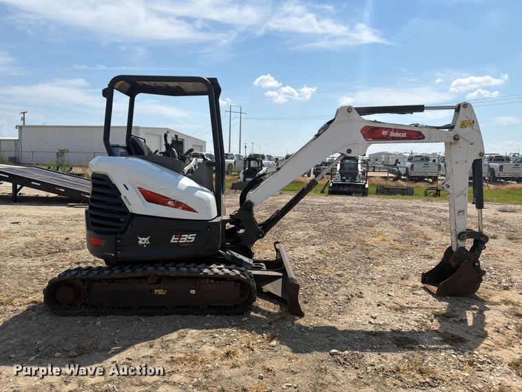 image for item DU3132 2022 Bobcat E35i mini excavator