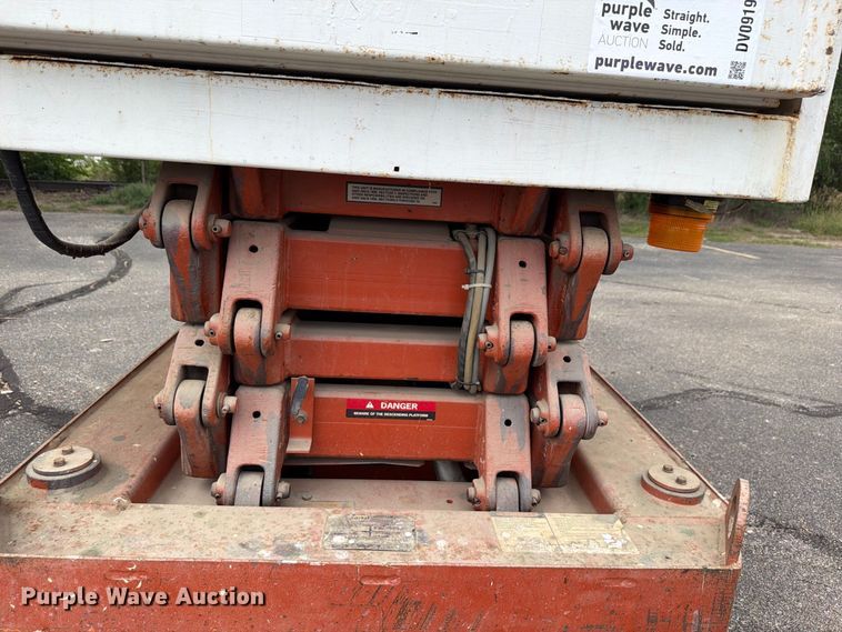 image for item DV0919 Snorkel SL25 scissor lift