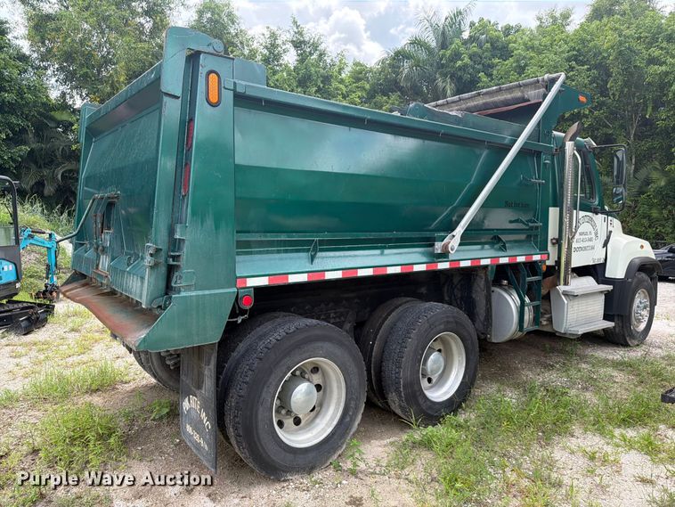 image for item DV7391 2016 Freightliner 114SD dump truck