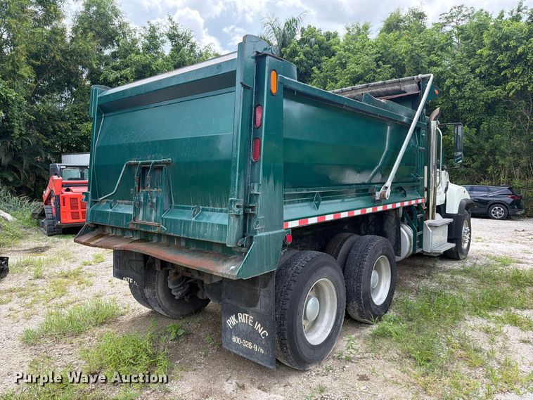 image for item DV7391 2016 Freightliner 114SD dump truck