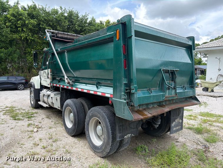 image for item DV7391 2016 Freightliner 114SD dump truck