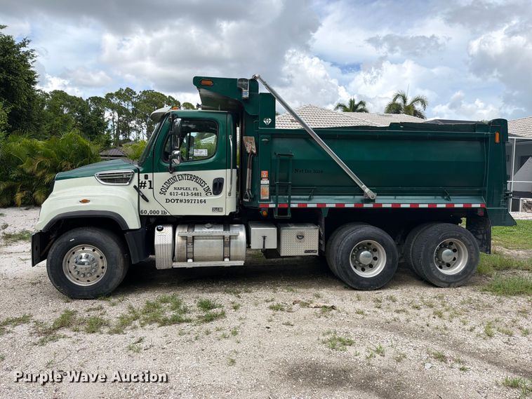 image for item DV7391 2016 Freightliner 114SD dump truck