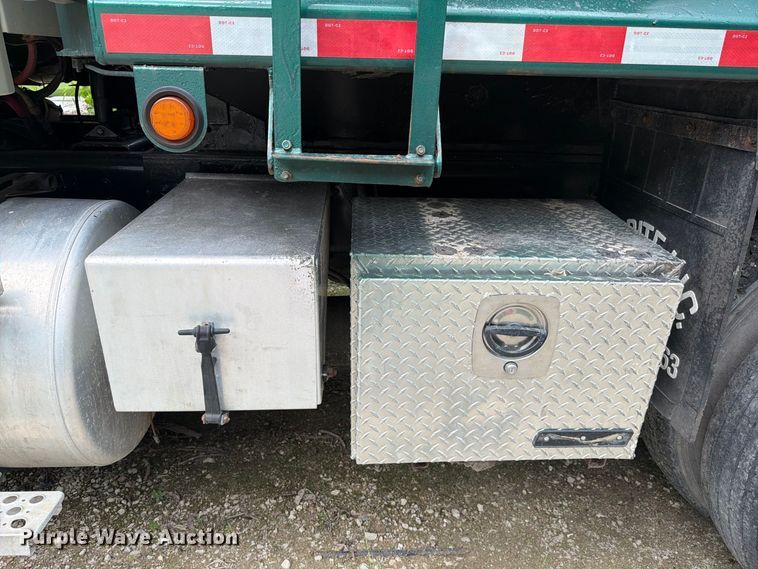 image for item DV7391 2016 Freightliner 114SD dump truck