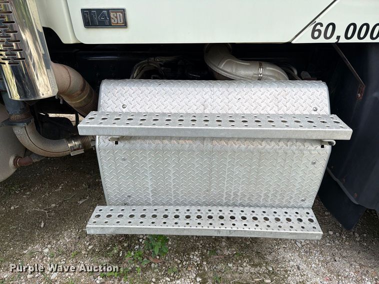 image for item DV7391 2016 Freightliner 114SD dump truck
