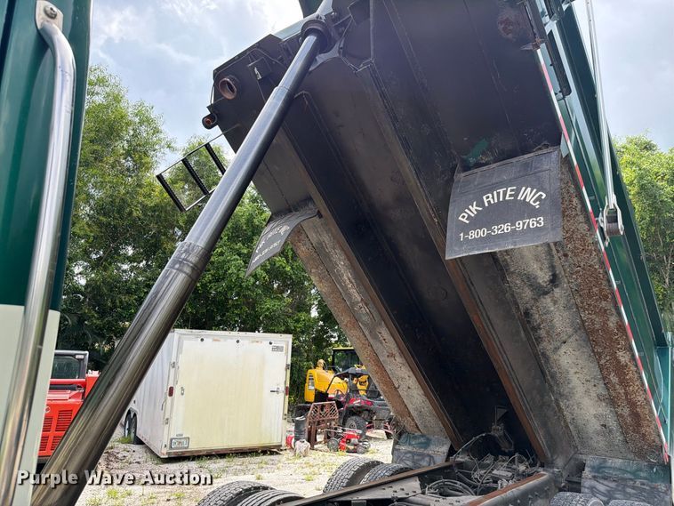image for item DV7391 2016 Freightliner 114SD dump truck