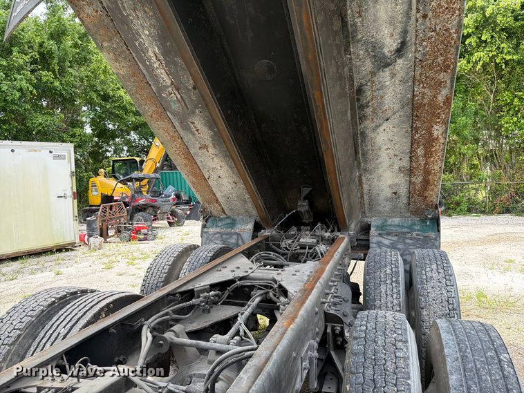 image for item DV7391 2016 Freightliner 114SD dump truck