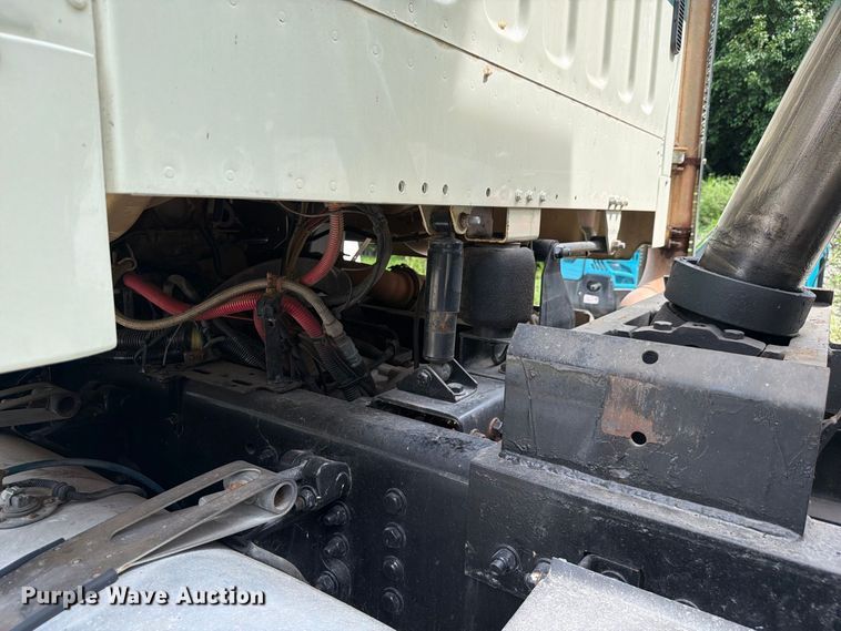 image for item DV7391 2016 Freightliner 114SD dump truck