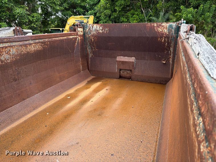 image for item DV7391 2016 Freightliner 114SD dump truck