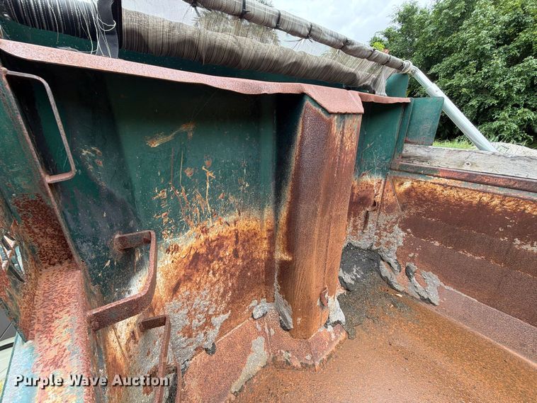 image for item DV7391 2016 Freightliner 114SD dump truck