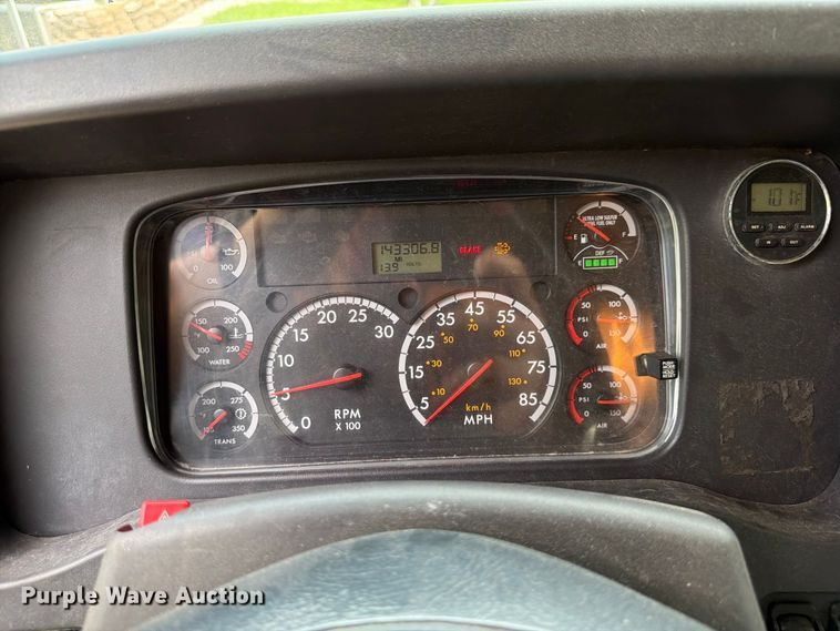 image for item DV7391 2016 Freightliner 114SD dump truck
