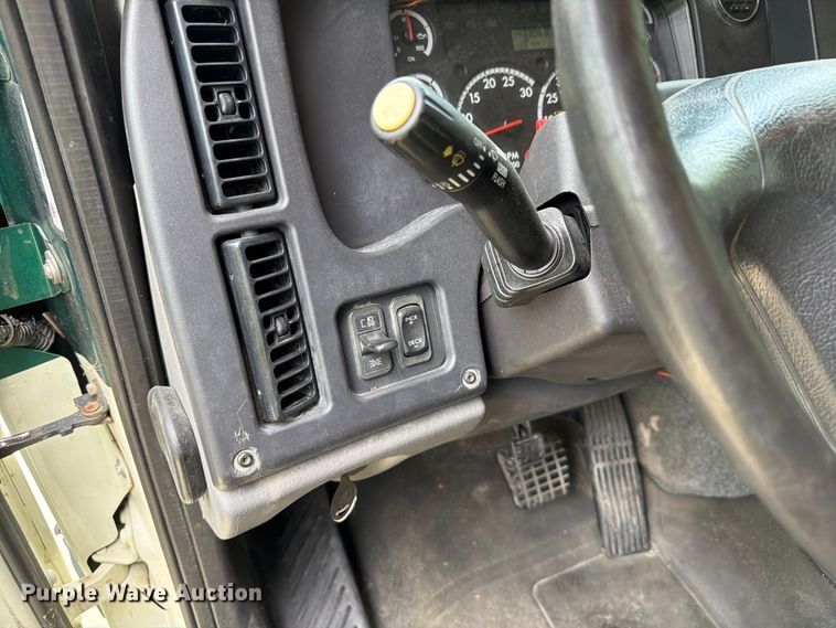 image for item DV7391 2016 Freightliner 114SD dump truck