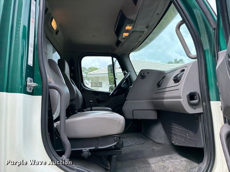 image for item DV7391 2016 Freightliner 114SD dump truck