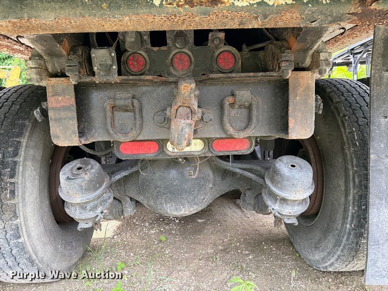 image for item DV7391 2016 Freightliner 114SD dump truck