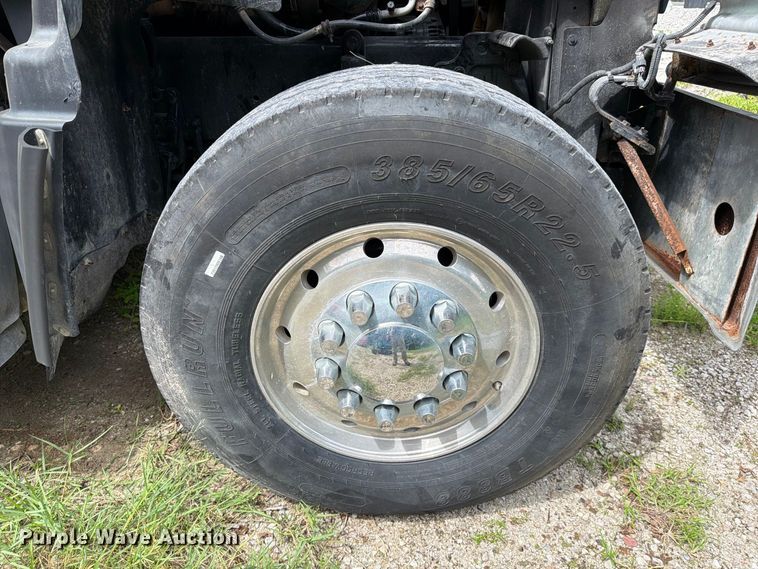 image for item DV7391 2016 Freightliner 114SD dump truck
