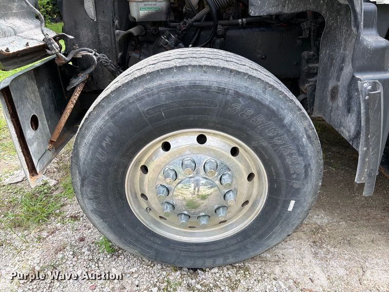 image for item DV7391 2016 Freightliner 114SD dump truck