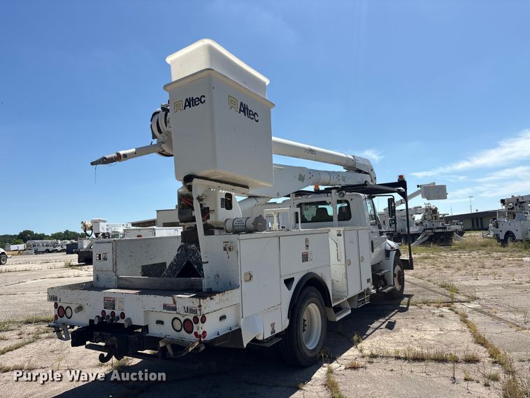 image for item DV8512 2013 International DuraStar 4300 bucket truck