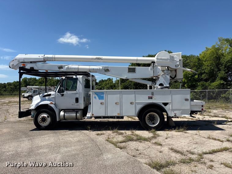 image for item DV8512 2013 International DuraStar 4300 bucket truck