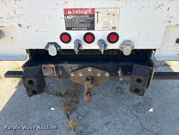 image for item DV8512 2013 International DuraStar 4300 bucket truck