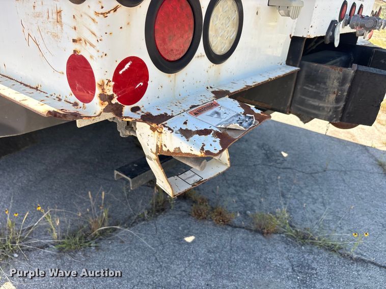 image for item DV8512 2013 International DuraStar 4300 bucket truck