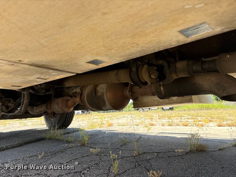 image for item DV8512 2013 International DuraStar 4300 bucket truck