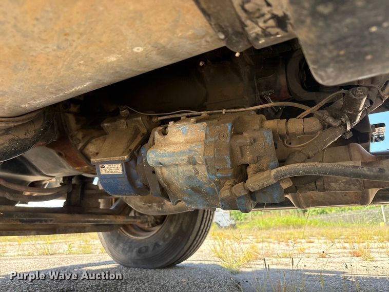 image for item DV8512 2013 International DuraStar 4300 bucket truck