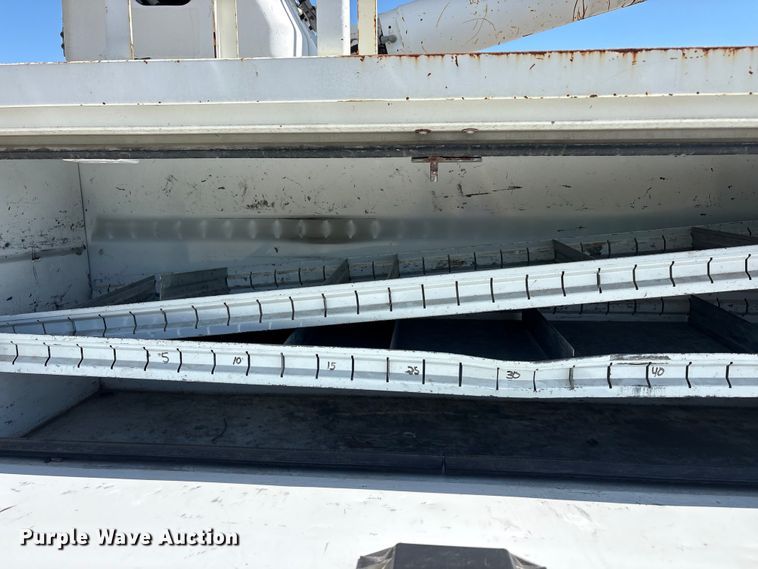 image for item DV8512 2013 International DuraStar 4300 bucket truck