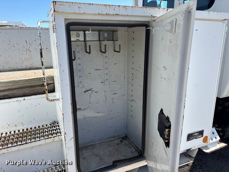 image for item DV8512 2013 International DuraStar 4300 bucket truck
