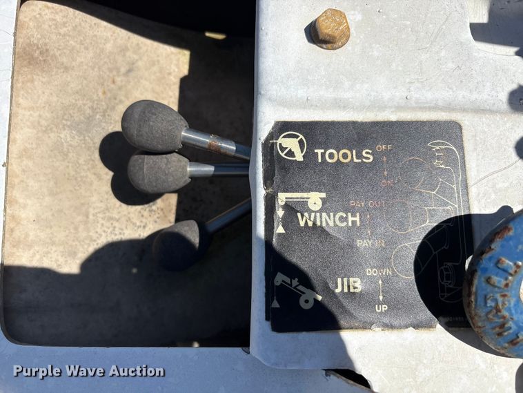 image for item DV8512 2013 International DuraStar 4300 bucket truck
