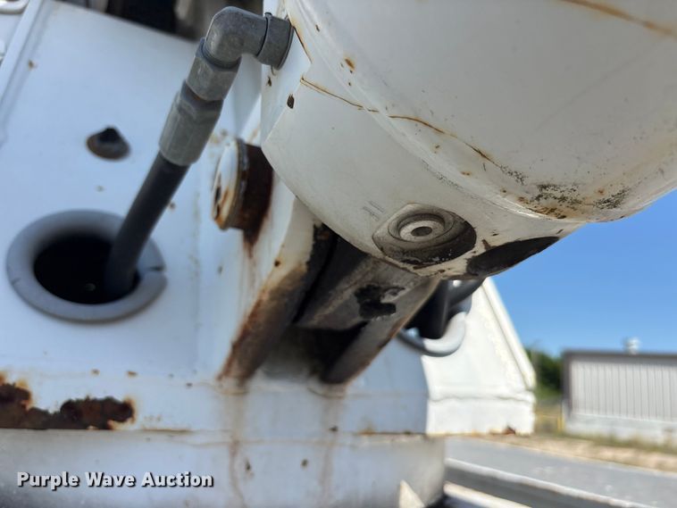 image for item DV8512 2013 International DuraStar 4300 bucket truck
