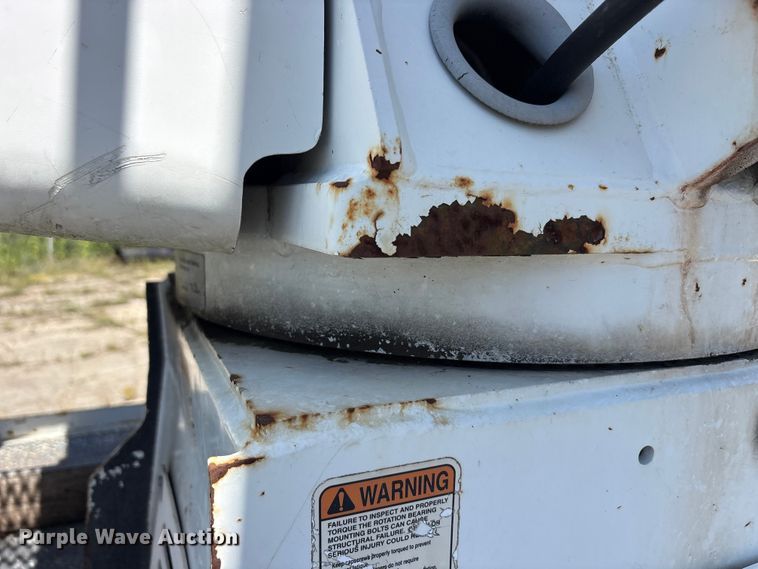 image for item DV8512 2013 International DuraStar 4300 bucket truck