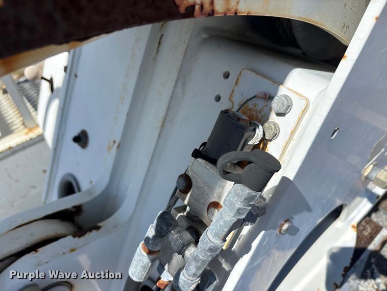image for item DV8512 2013 International DuraStar 4300 bucket truck