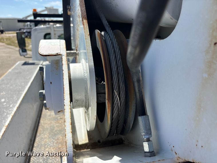 image for item DV8512 2013 International DuraStar 4300 bucket truck