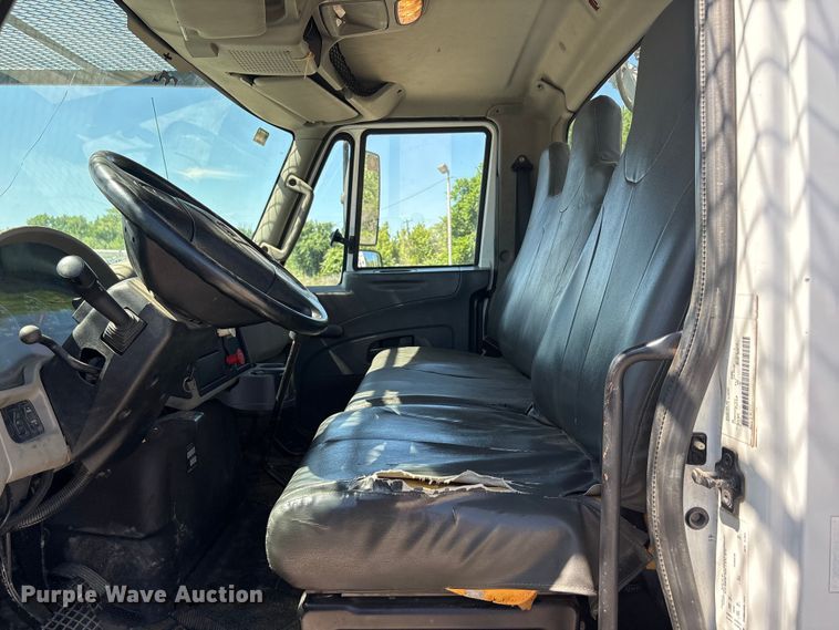 image for item DV8512 2013 International DuraStar 4300 bucket truck