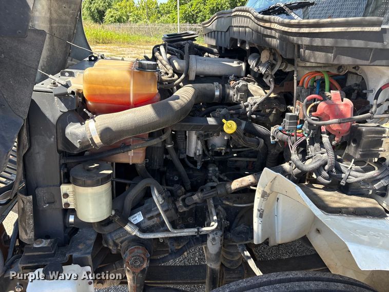 image for item DV8512 2013 International DuraStar 4300 bucket truck