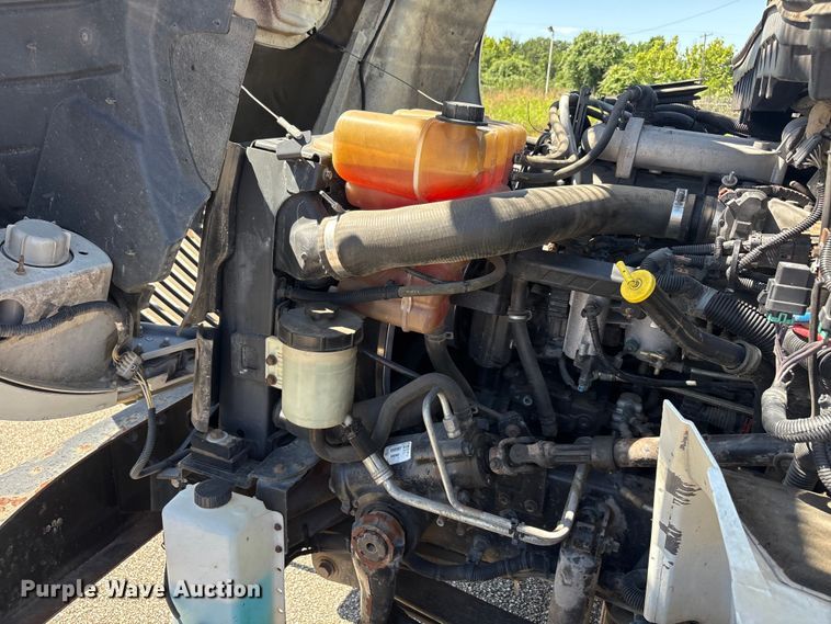 image for item DV8512 2013 International DuraStar 4300 bucket truck