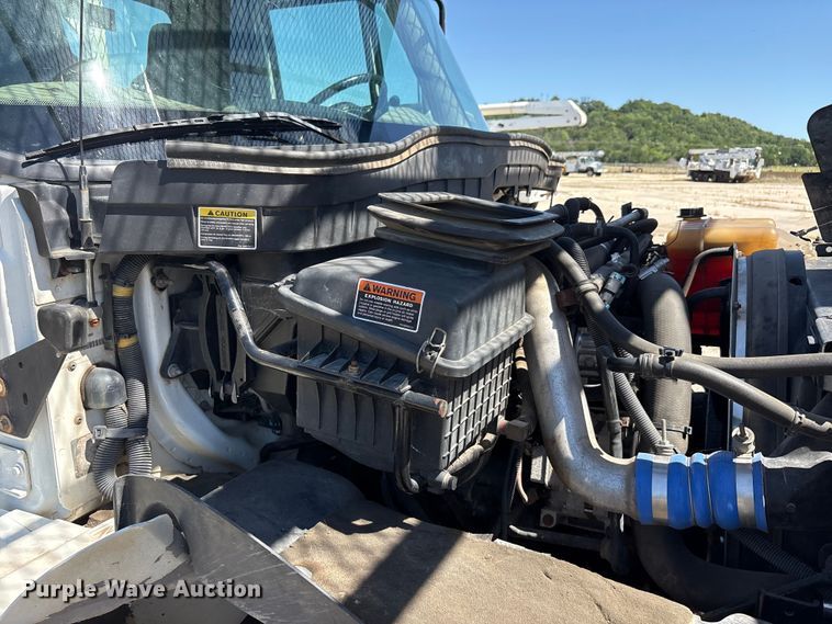 image for item DV8512 2013 International DuraStar 4300 bucket truck