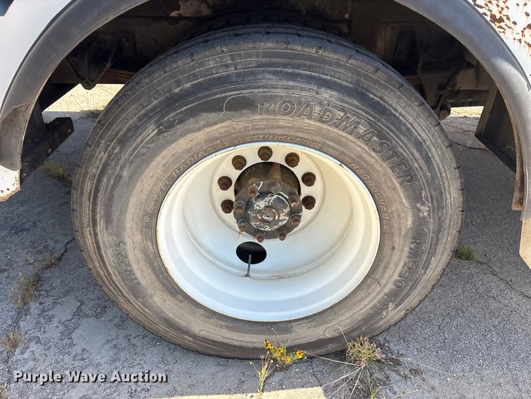 image for item DV8512 2013 International DuraStar 4300 bucket truck