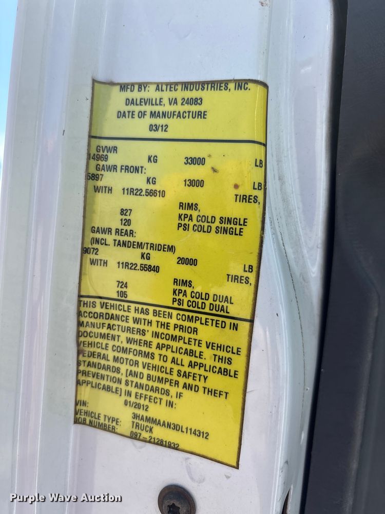 image for item DV8512 2013 International DuraStar 4300 bucket truck