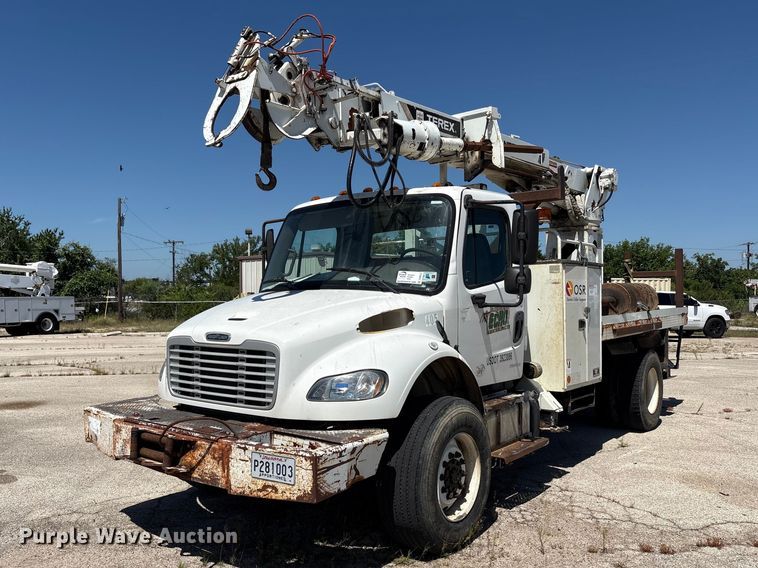 2015 Freightliner Business Class M2 digger derrick truck