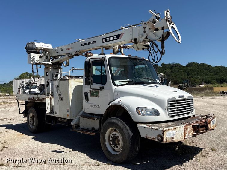 image for item DV8513 2015 Freightliner Business Class M2 digger derrick truck