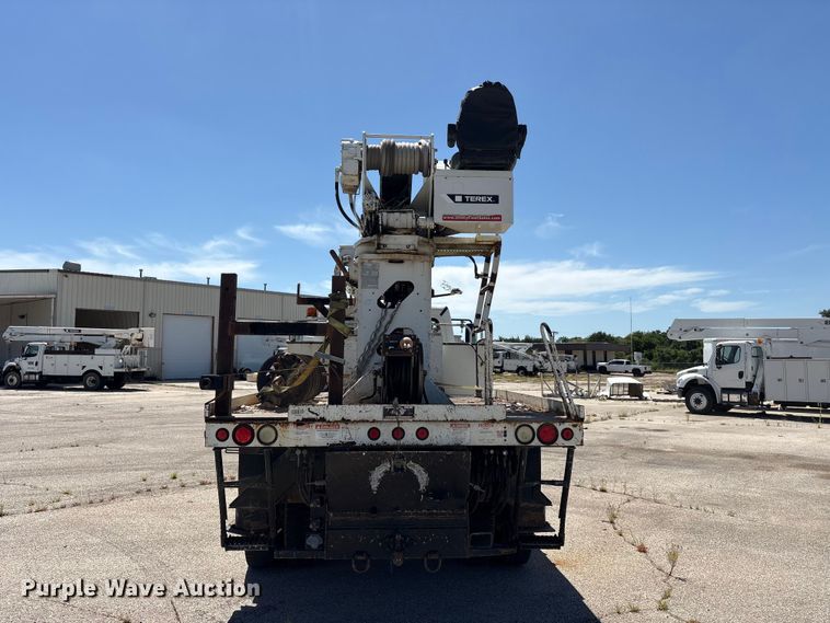 image for item DV8513 2015 Freightliner Business Class M2 digger derrick truck