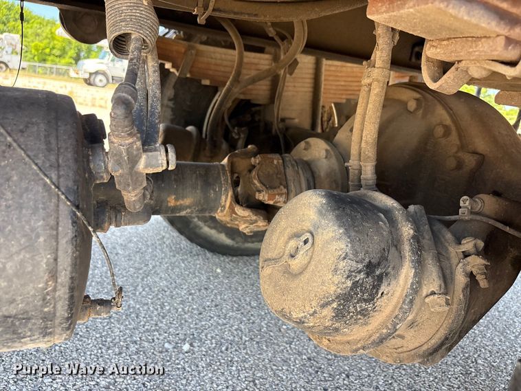 image for item DV8513 2015 Freightliner Business Class M2 digger derrick truck