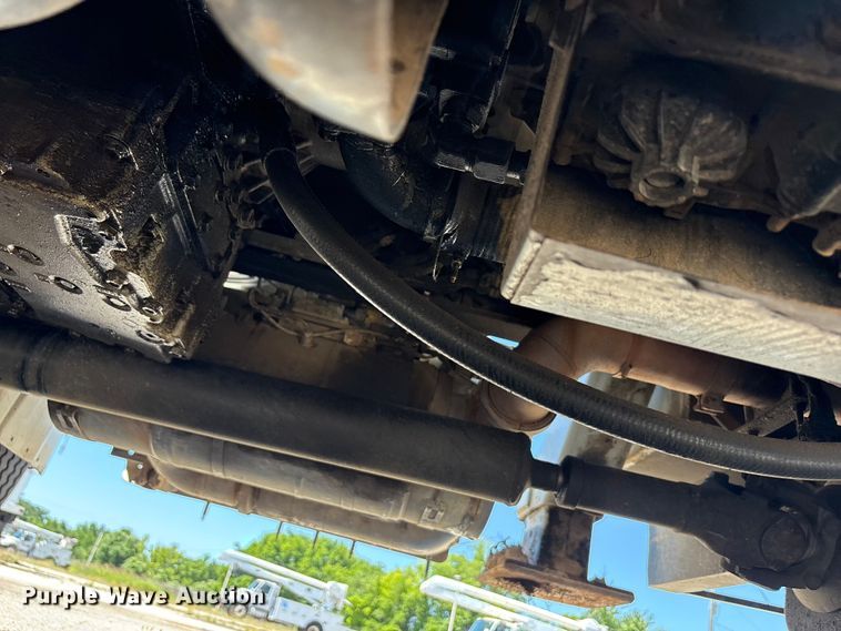 image for item DV8513 2015 Freightliner Business Class M2 digger derrick truck